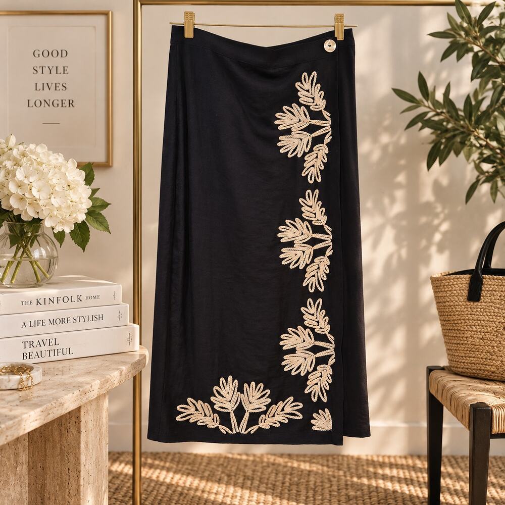 H&M Sz 8/M Black Boho Beach Midi Wrap Skirt White Embroidered Floral Resortwear